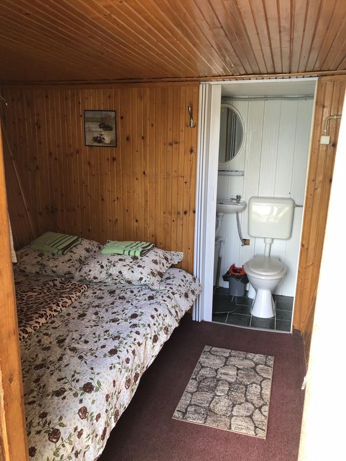 Camping Robinson Country Club Oradea Exteriör bild