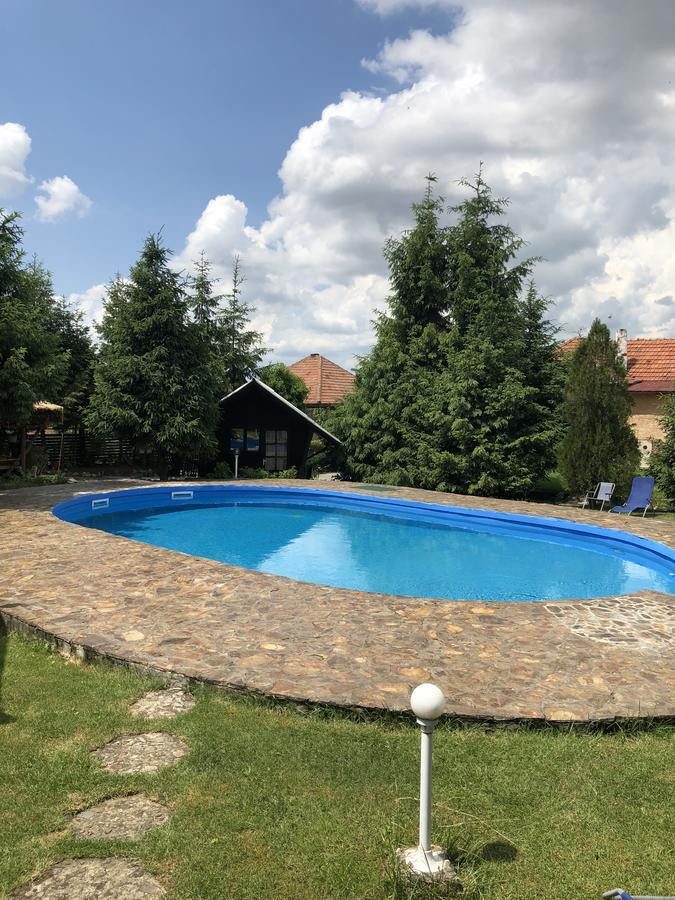 Camping Robinson Country Club Oradea Exteriör bild