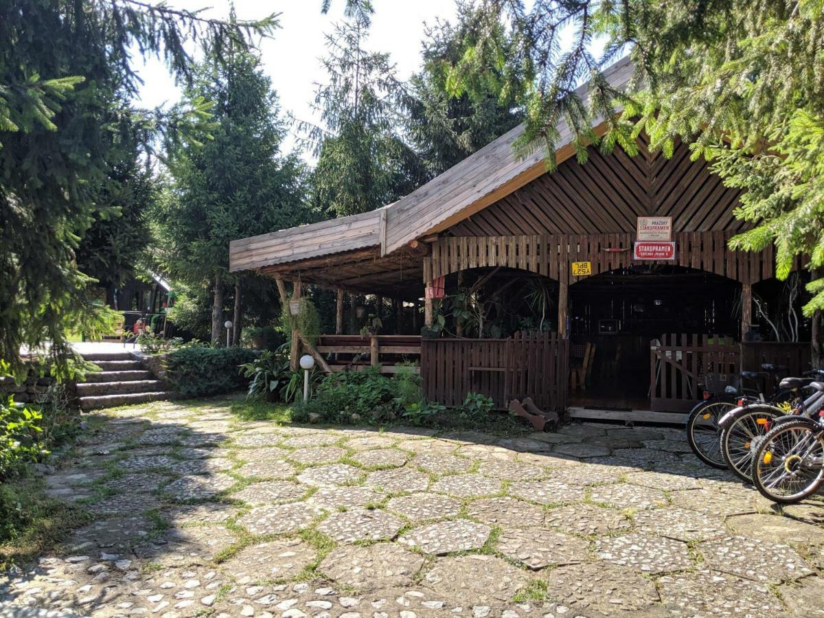 Camping Robinson Country Club Oradea Exteriör bild