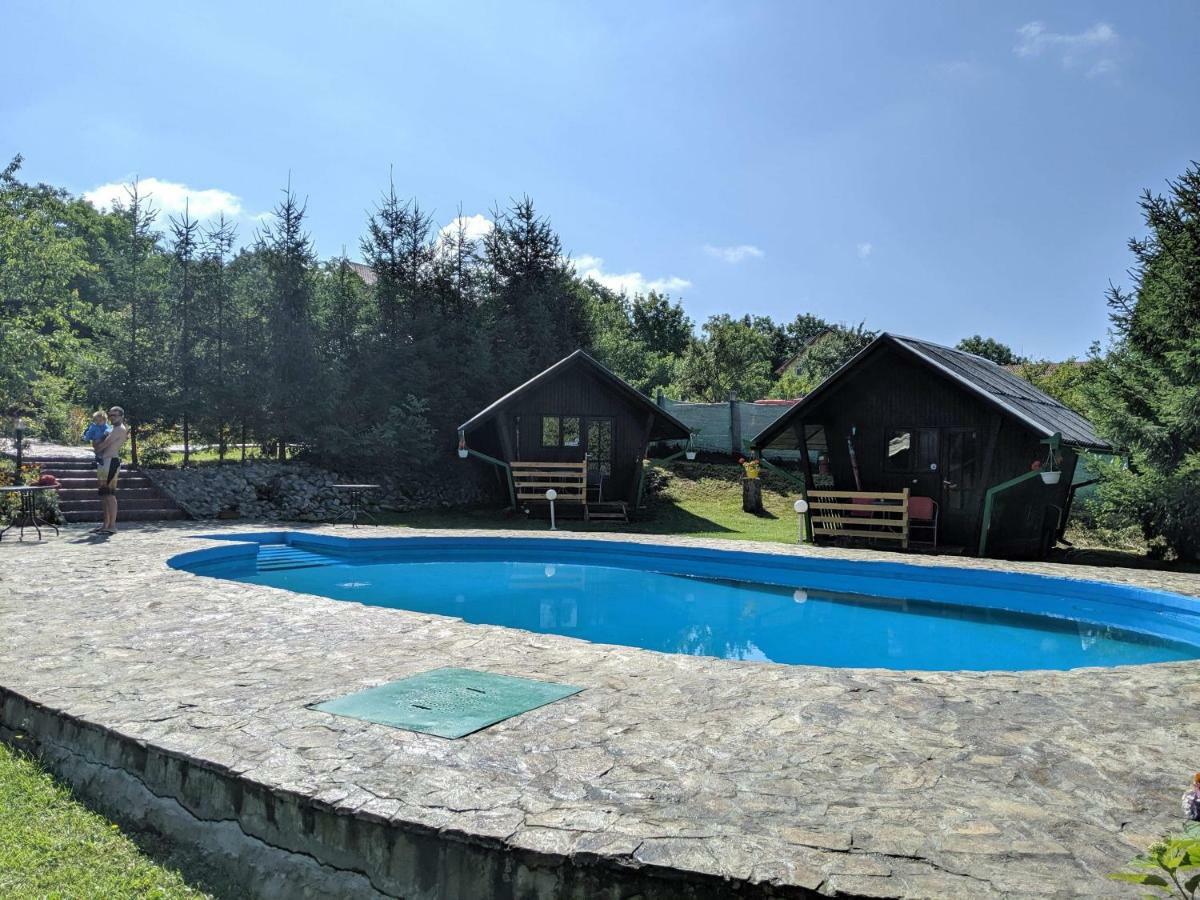 Camping Robinson Country Club Oradea Exteriör bild