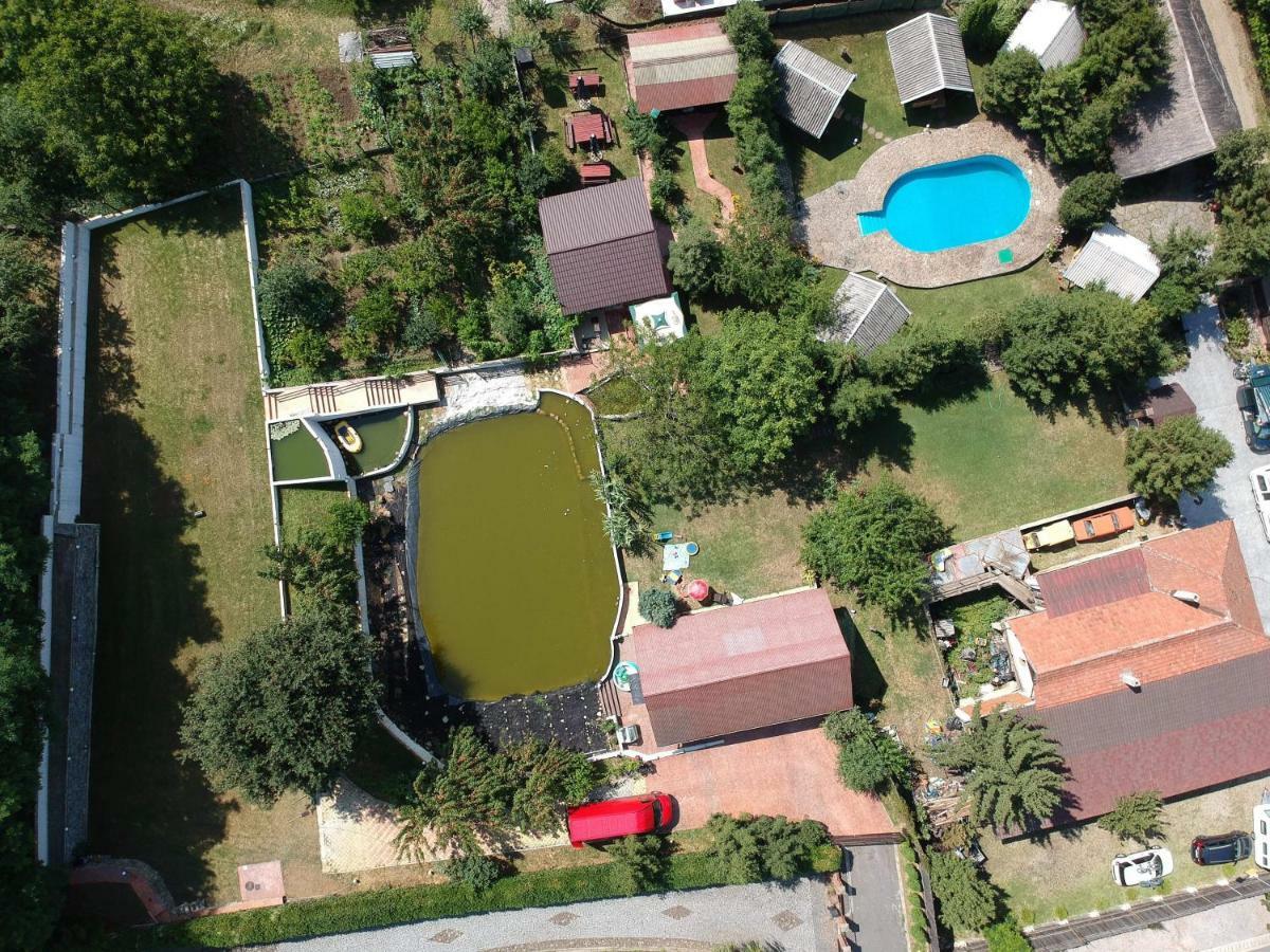 Camping Robinson Country Club Oradea Exteriör bild