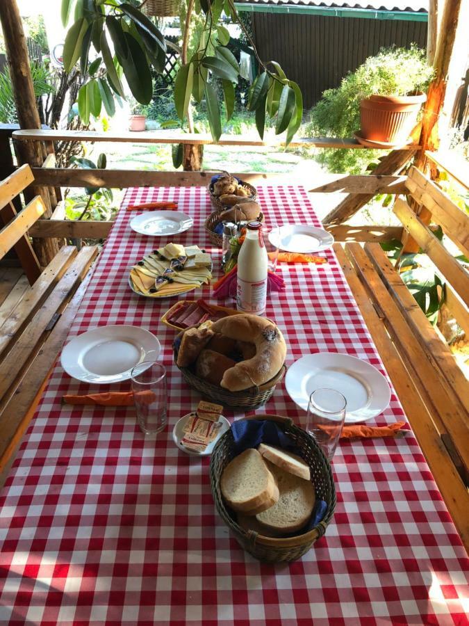Camping Robinson Country Club Oradea Exteriör bild